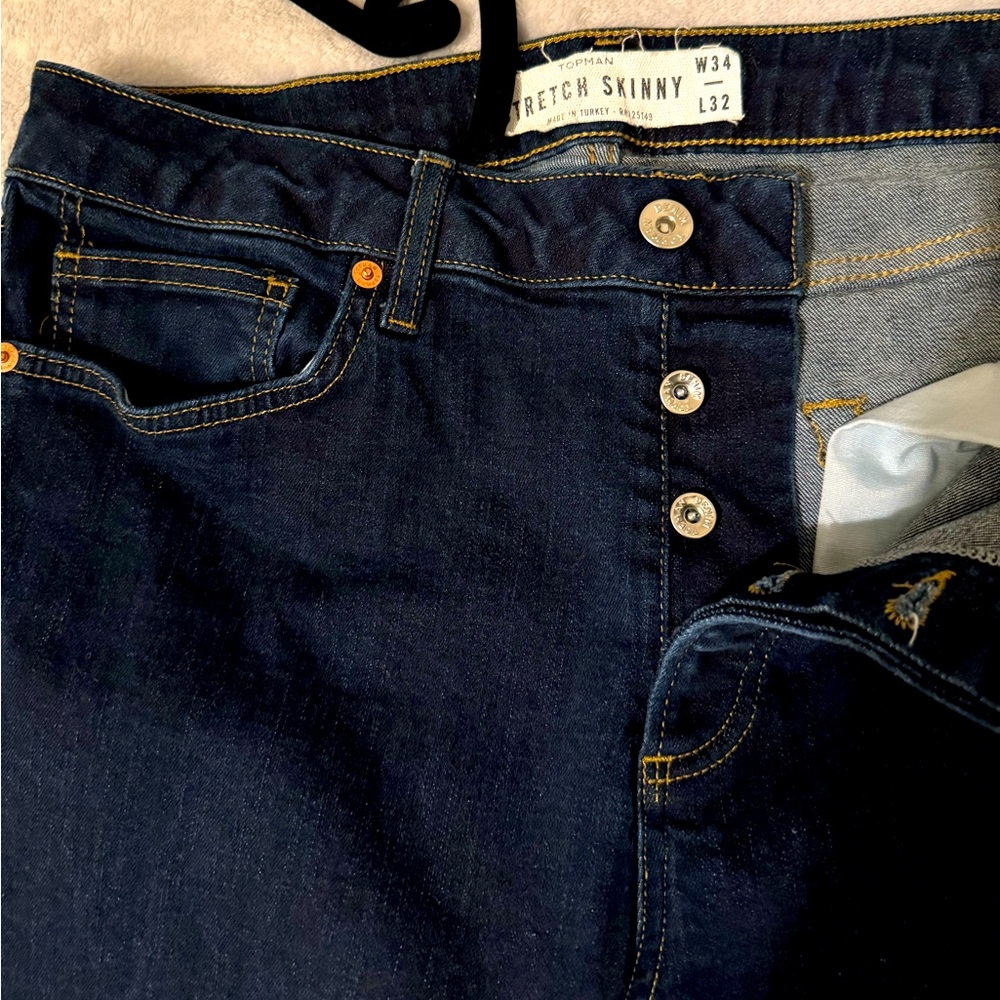 Topman Strech Skinny jeans. With a stretchable waistline.